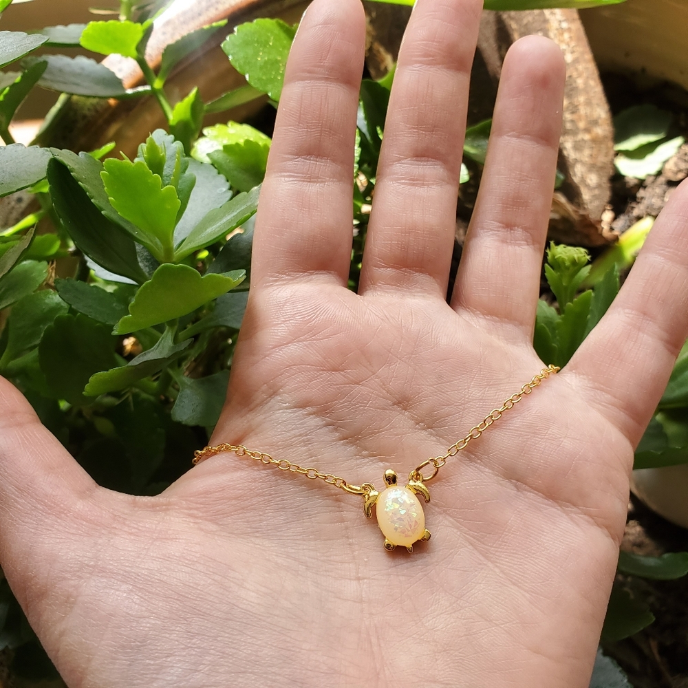 NWOT Gold Triplet Opal Turtle Necklace - Picture 8 of 15